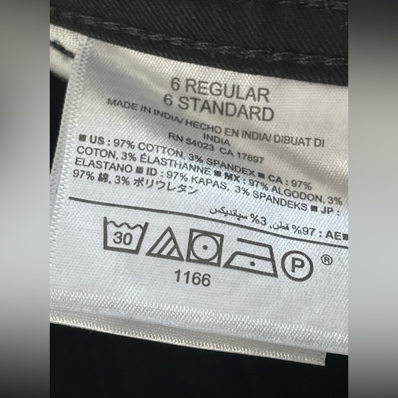 Old Navy Skinny Jeans Black 6 Regular NWT - Picture 3 of 3